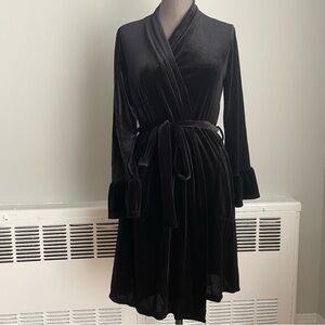 Wendy Gleze black velvet belted robe with pockets and ruffled sleeve